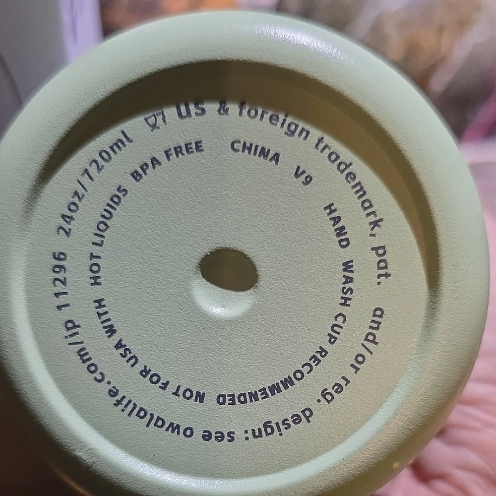 Owala FreeSip Insulated Bottle - Cat Collage - Picture 4 of 7